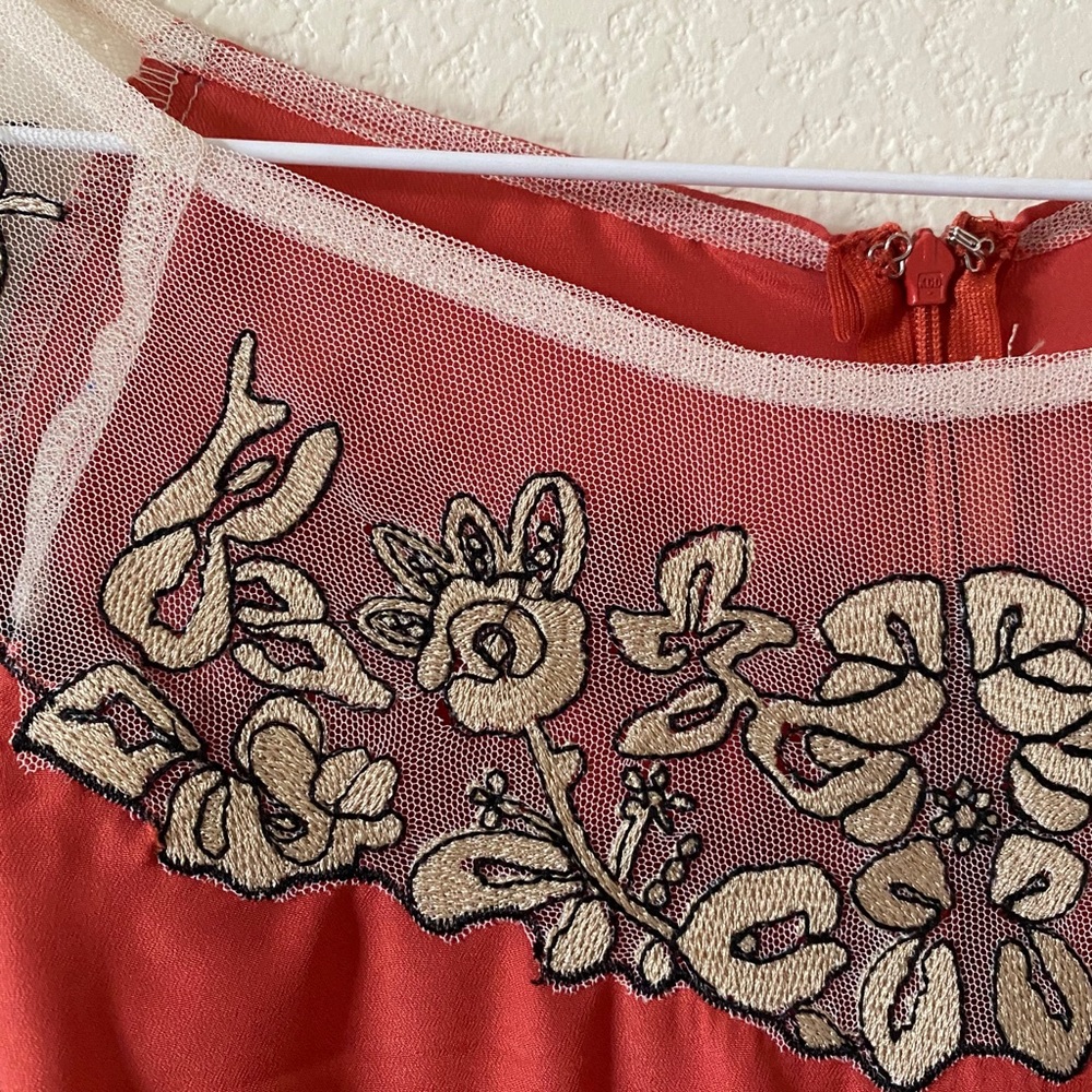 Dress - Picture 2 of 4